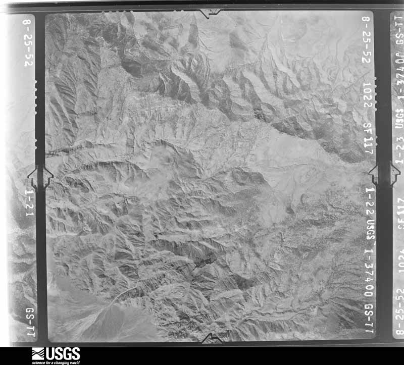 U.S. Geological Survey aerial photograph, 1952-08-25, scale 1:37400