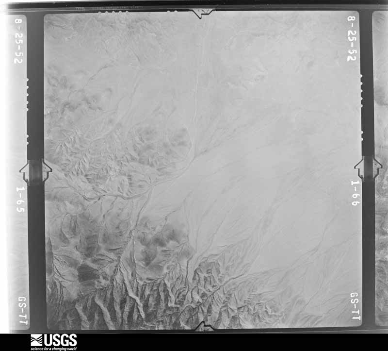 U.S. Geological Survey aerial photograph, 1952-08-25, scale 1:37400