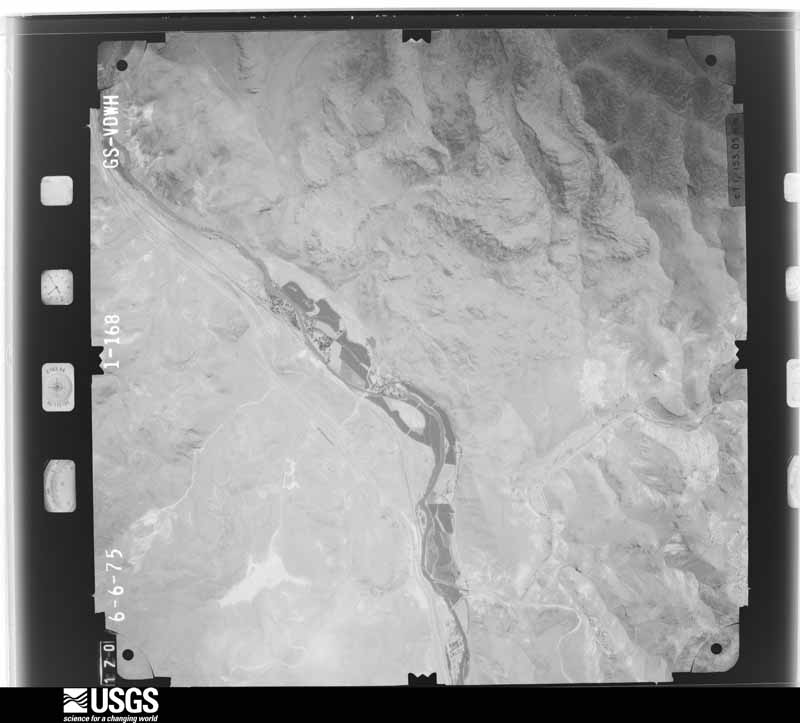 U.S. Geological Survey aerial photograph, 1975-09-01, scale 1:30000