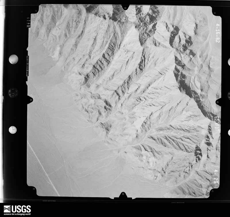 U.S. Geological Survey aerial photograph, 1982-04-16, scale 1:20000