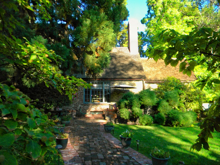 Photograph of J. Clarence Kind House