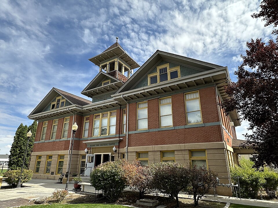 Photograph of Yerington Grammar School