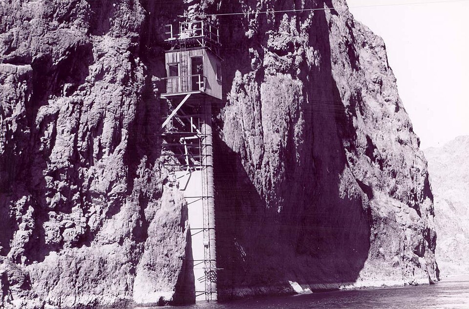 Photograph of Willow Beach Gauging Station