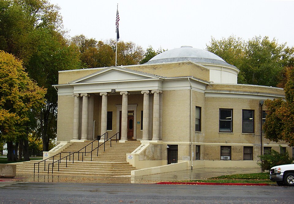 Photograph of Pershing County Courthouse