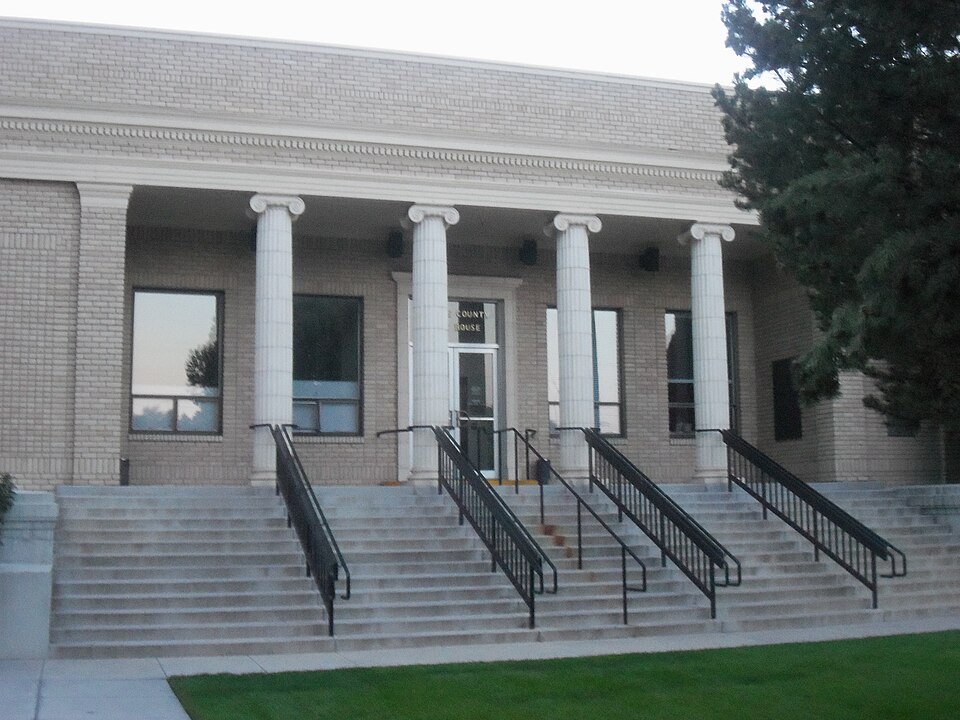 Photograph of Douglas County Courthouse