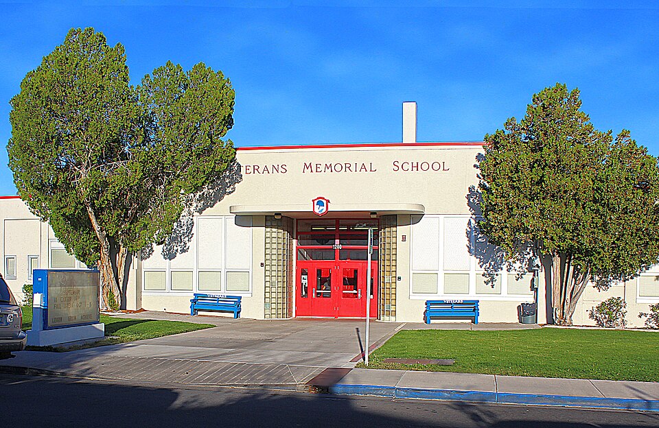 Photograph of Veterans Memorial School