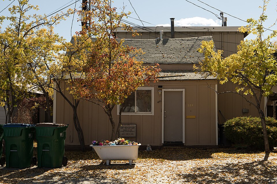 Photograph of Dat So La Lee House