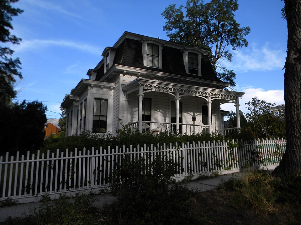 Photograph of Belknap House