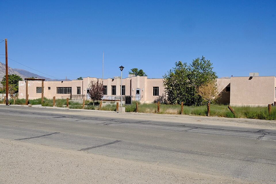 Photograph of Sixth Street School