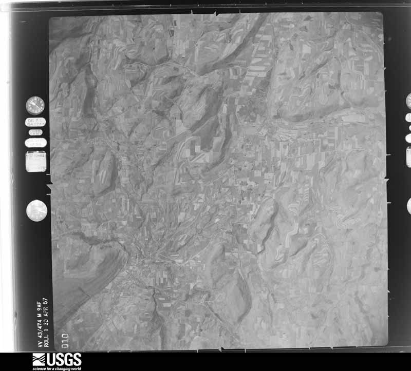 U.S. Geological Survey aerial photograph, 1957-04-30, scale 1:60000