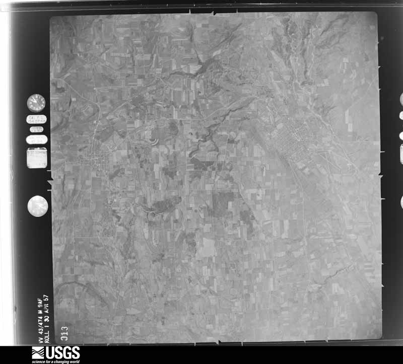 U.S. Geological Survey aerial photograph, 1957-04-30, scale 1:60000