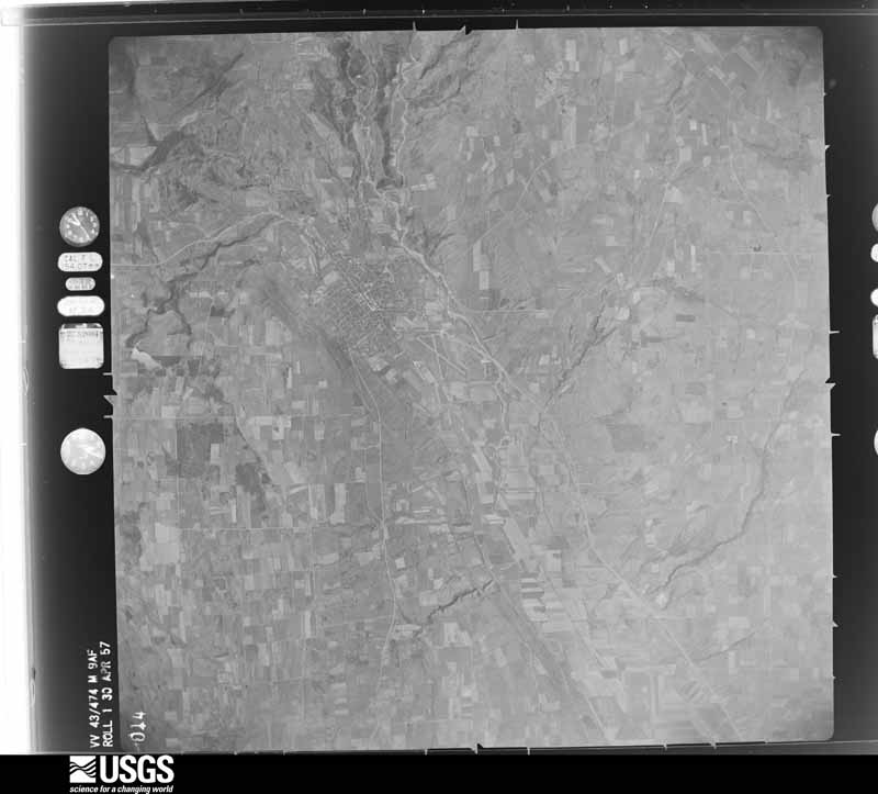 U.S. Geological Survey aerial photograph, 1957-04-30, scale 1:60000