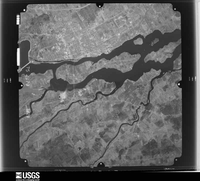 U.S. Geological Survey aerial photograph, 1975-11-06, scale 1:64000