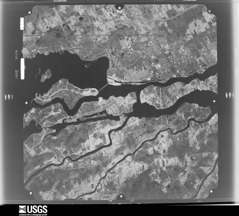 U.S. Geological Survey aerial photograph, 1975-11-06, scale 1:64000