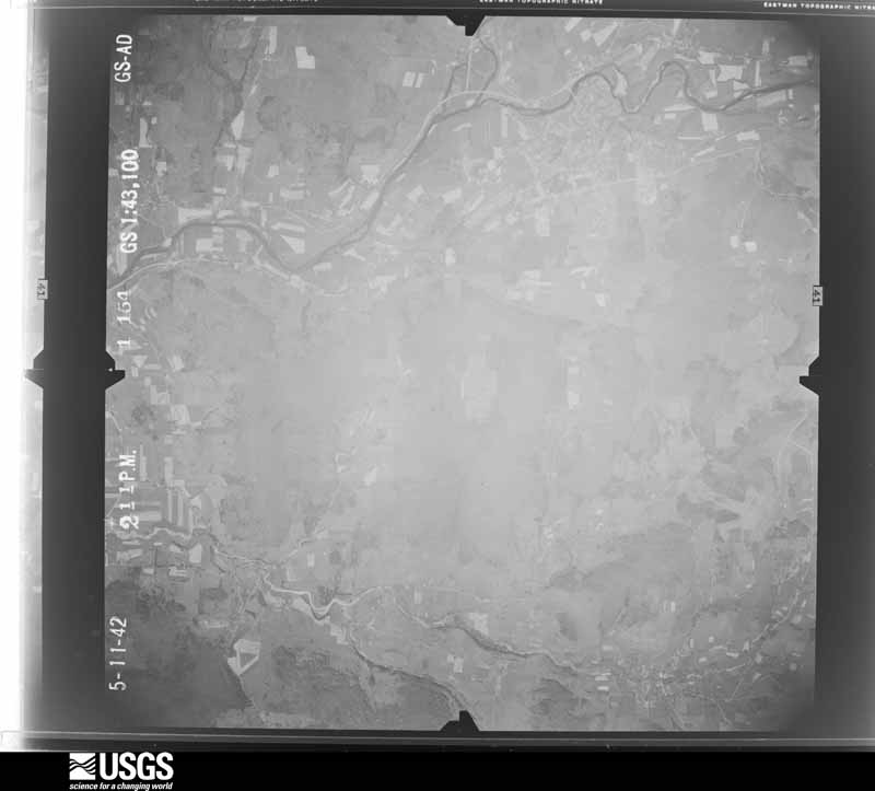 U.S. Geological Survey aerial photograph, 1942-05-11, scale 1:43100