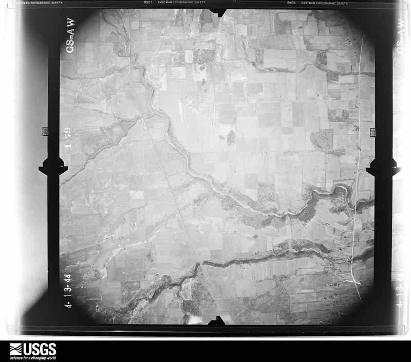 U.S. Geological Survey aerial photograph, 1944-04-13, scale 1:16300