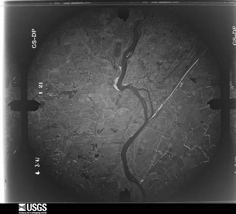 U.S. Geological Survey aerial photograph, 1947-04-03, scale 1:35400