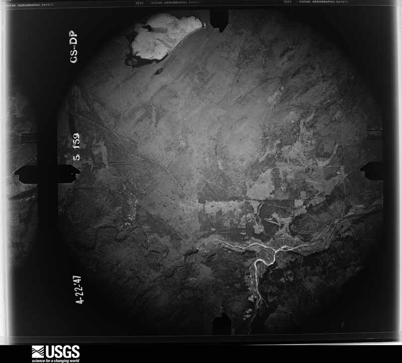 U.S. Geological Survey aerial photograph, 1947-04-22, scale 1:35400