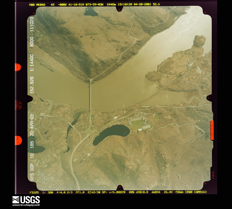 U.S. Geological Survey aerial photograph, 2001-04-20, scale 1:14400