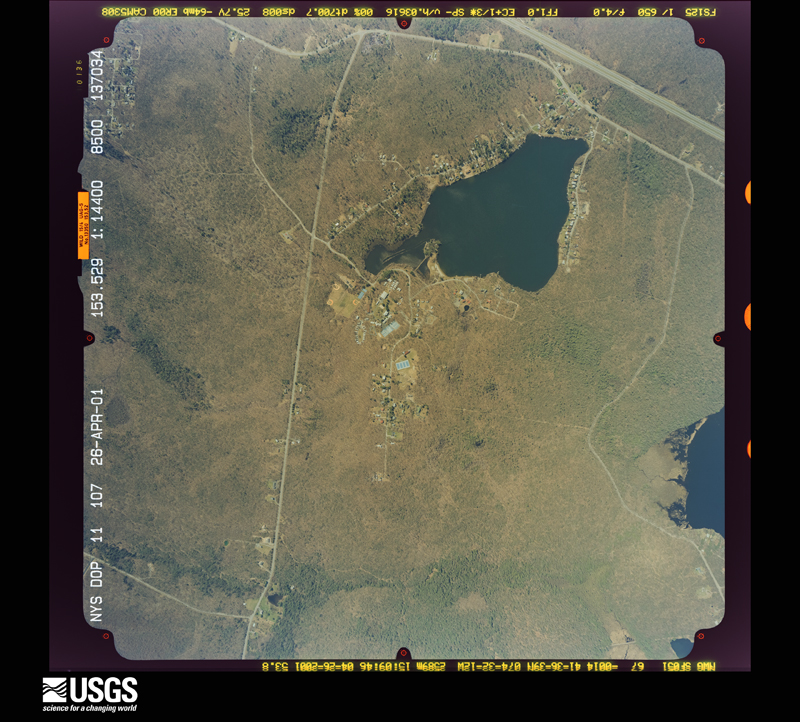 U.S. Geological Survey aerial photograph, 2001-04-26, scale 1:14400
