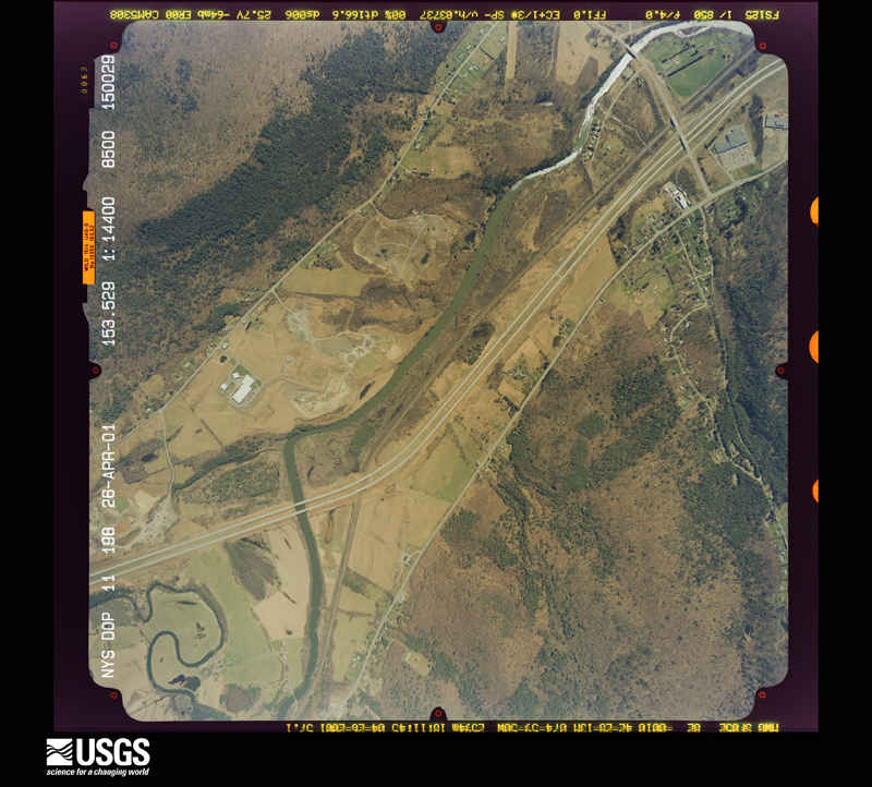 U.S. Geological Survey aerial photograph, 2001-04-26, scale 1:14400