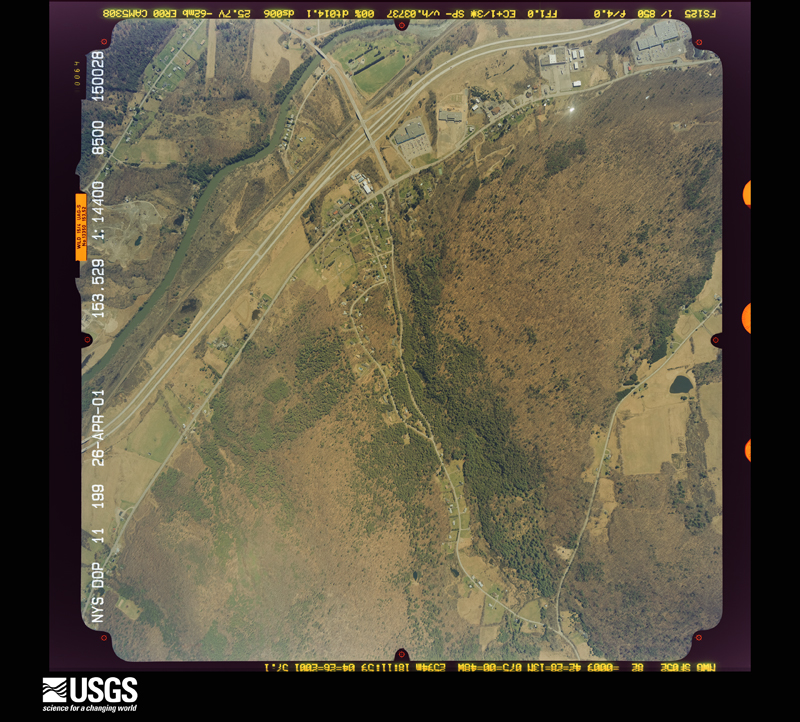 U.S. Geological Survey aerial photograph, 2001-04-26, scale 1:14400