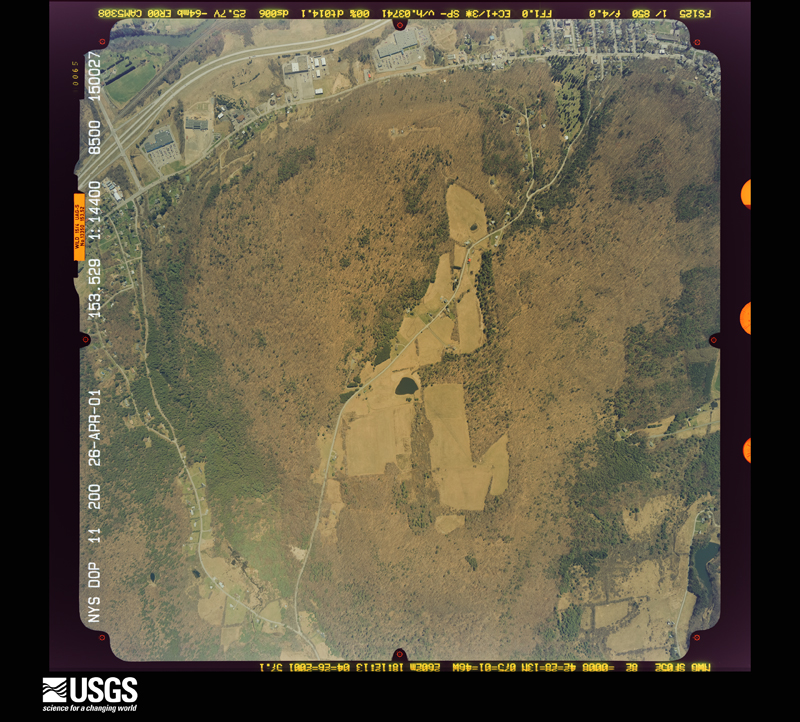 U.S. Geological Survey aerial photograph, 2001-04-26, scale 1:14400