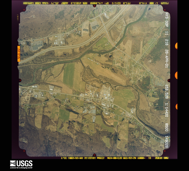 U.S. Geological Survey aerial photograph, 2001-04-26, scale 1:14400