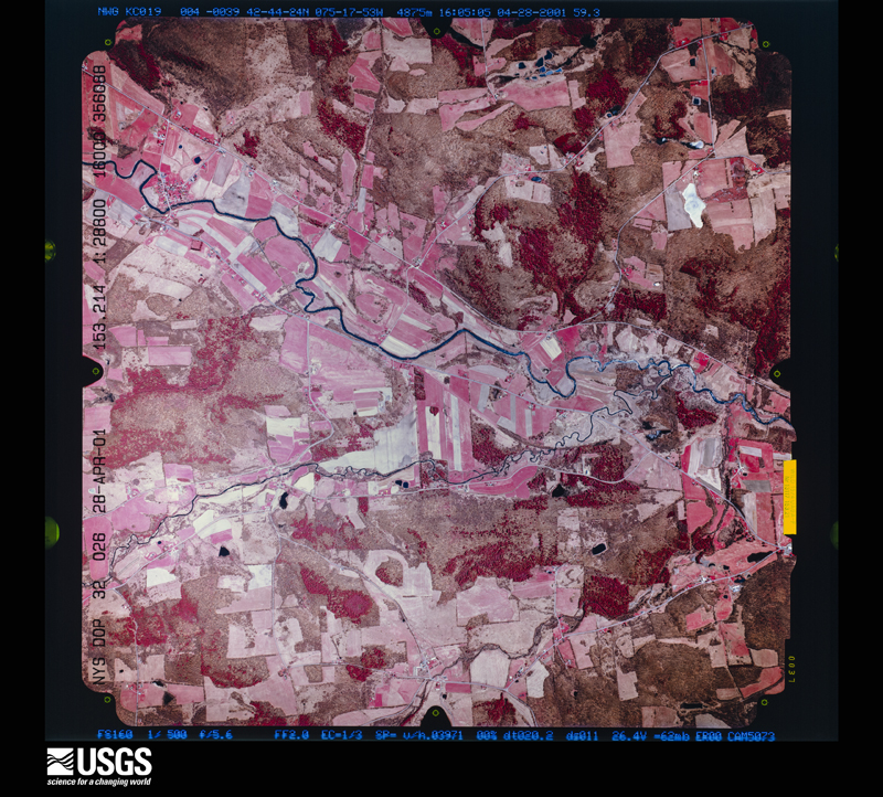 U.S. Geological Survey aerial photograph, 2001-04-28, scale 1:28800