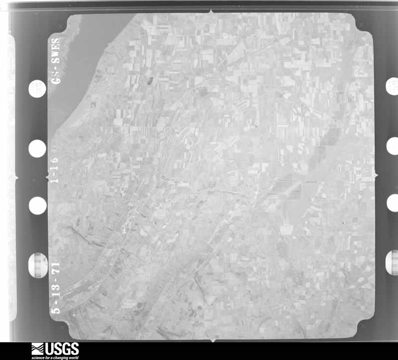 U.S. Geological Survey aerial photograph, 1971-05-13, scale 1:68500
