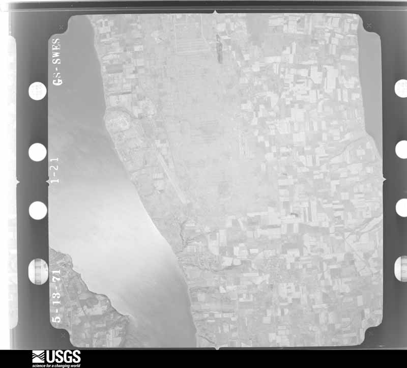 U.S. Geological Survey aerial photograph, 1971-05-13, scale 1:68500