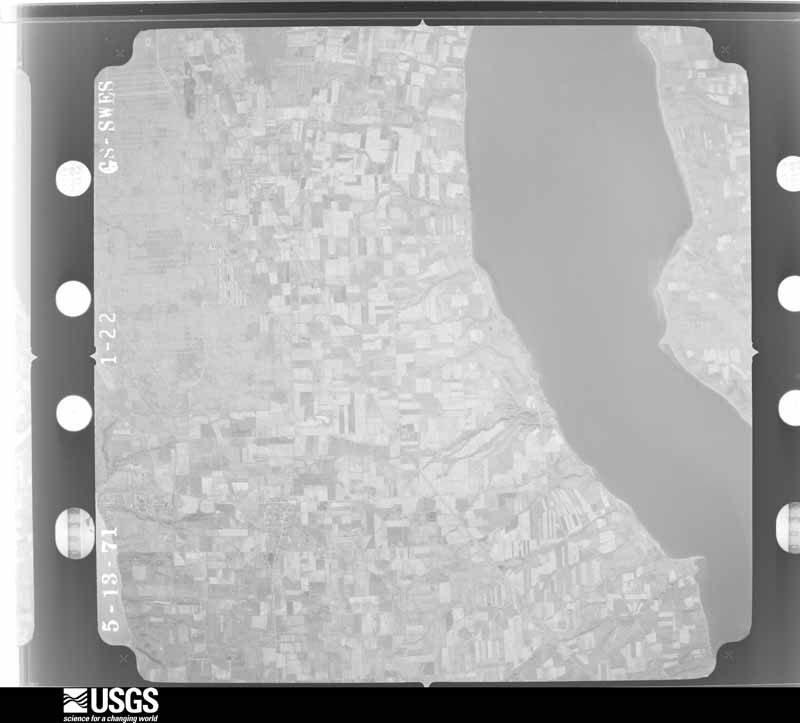 U.S. Geological Survey aerial photograph, 1971-05-13, scale 1:68500