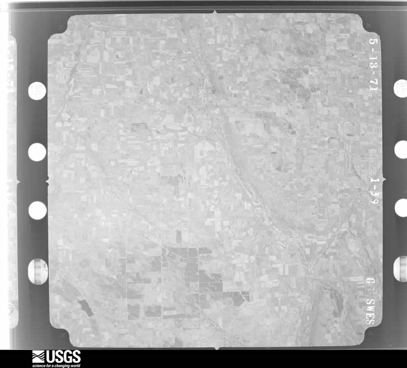 U.S. Geological Survey aerial photograph, 1971-05-13, scale 1:68500