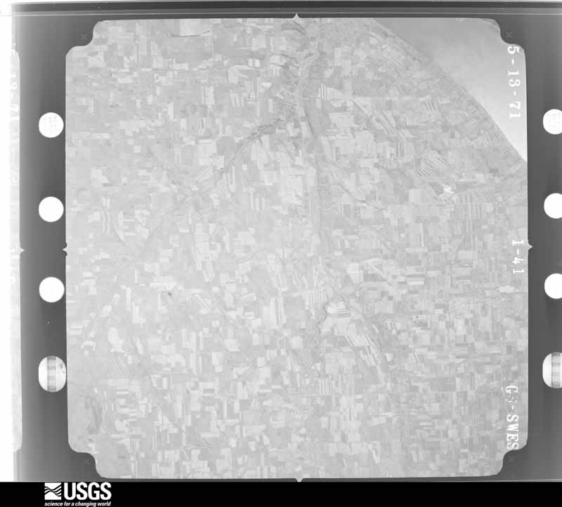 U.S. Geological Survey aerial photograph, 1971-05-13, scale 1:68500