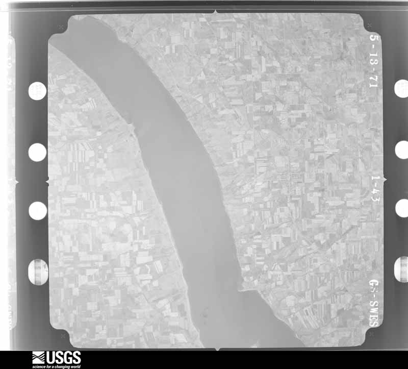 U.S. Geological Survey aerial photograph, 1971-05-13, scale 1:68500