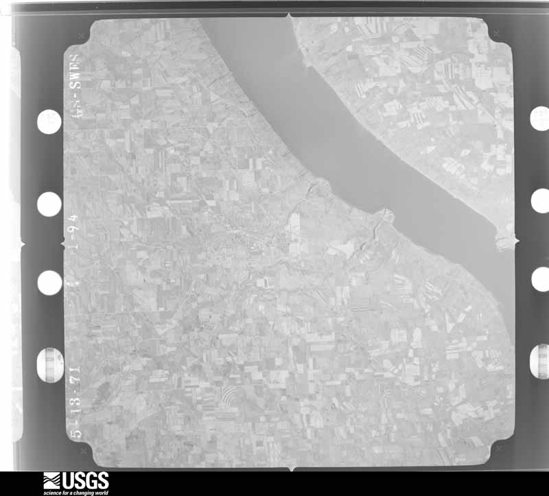 U.S. Geological Survey aerial photograph, 1971-05-13, scale 1:68500