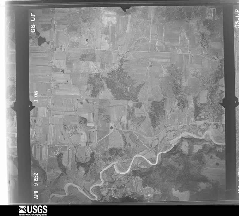 U.S. Geological Survey aerial photograph, 1952-04-09, scale 1:22000