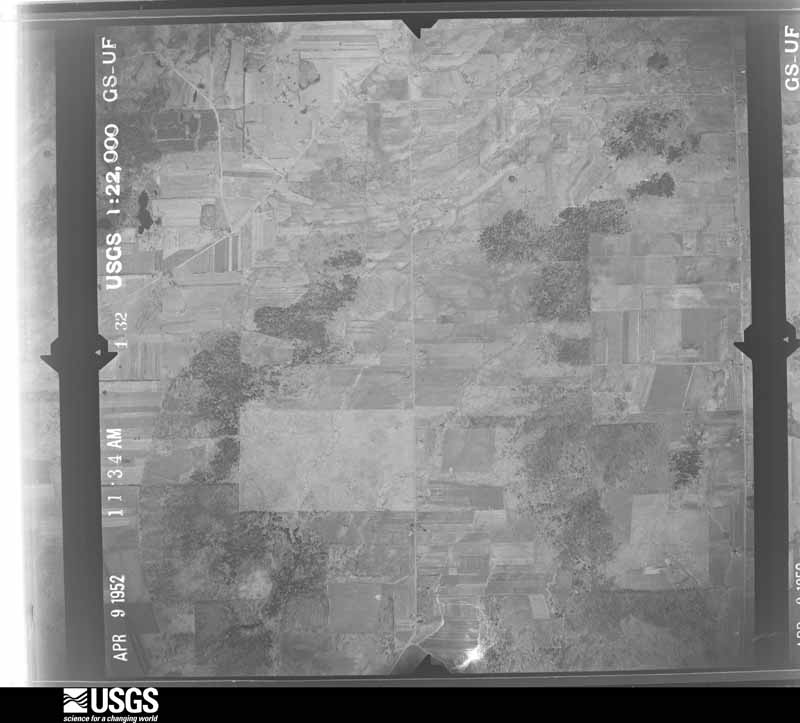 U.S. Geological Survey aerial photograph, 1952-04-09, scale 1:22000