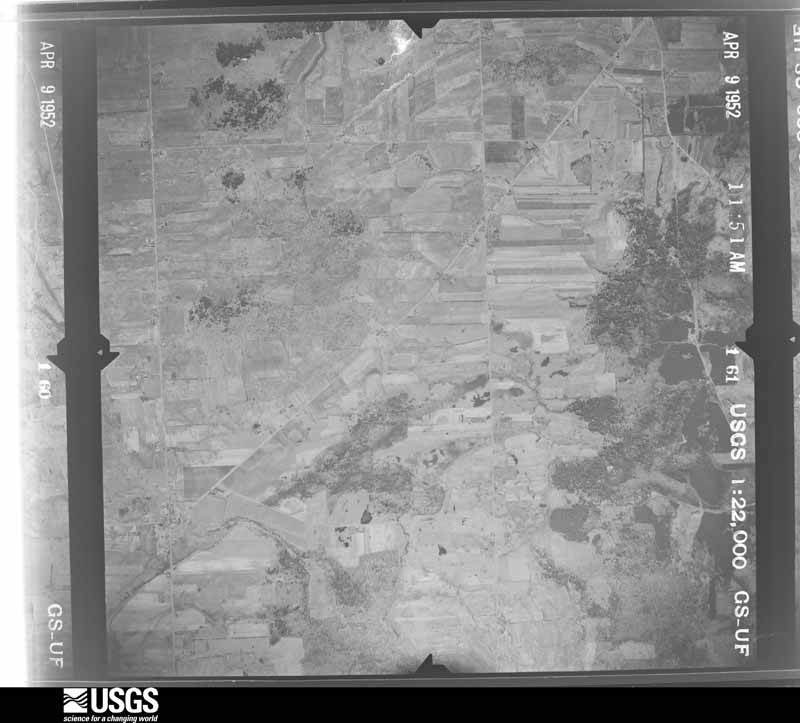 U.S. Geological Survey aerial photograph, 1952-04-09, scale 1:22000
