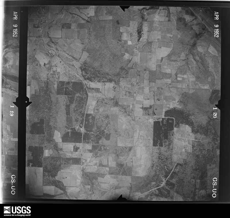 U.S. Geological Survey aerial photograph, 1952-04-09, scale 1:23600