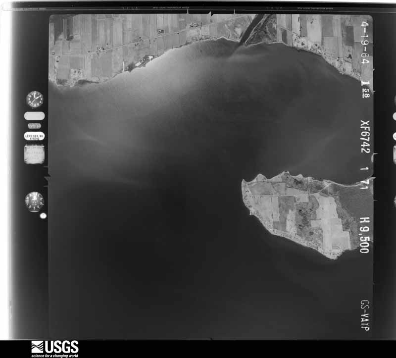 U.S. Geological Survey aerial photograph, 1964-04-19, scale 1:19000