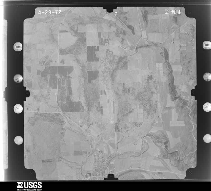 U.S. Geological Survey aerial photograph, 1972-04-29, scale 1:28000