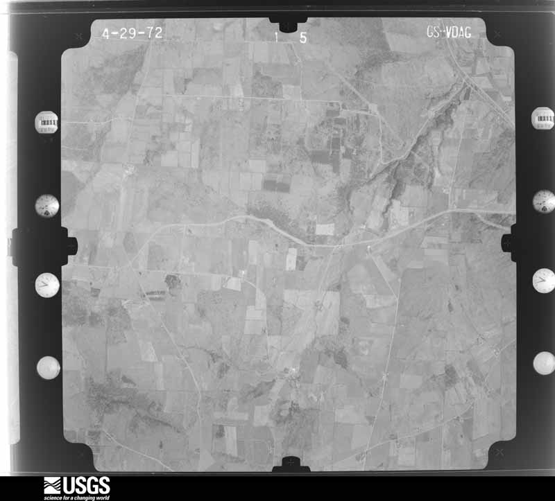 U.S. Geological Survey aerial photograph, 1972-04-29, scale 1:28000