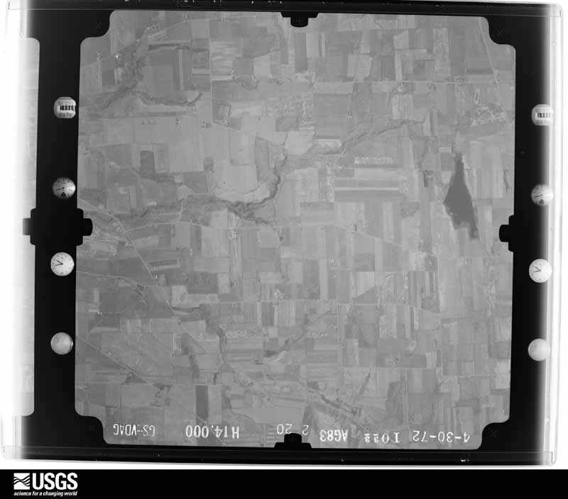 U.S. Geological Survey aerial photograph, 1972-04-30, scale 1:28000