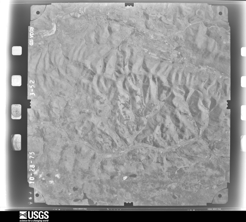 U.S. Geological Survey aerial photograph, 1975-10-28, scale 1:78000