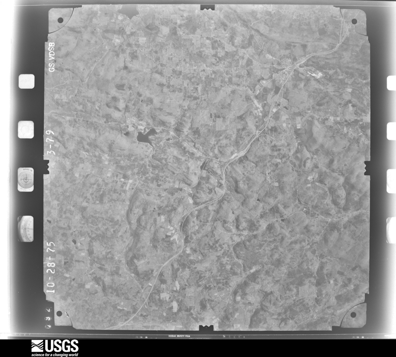 U.S. Geological Survey aerial photograph, 1975-10-28, scale 1:78000
