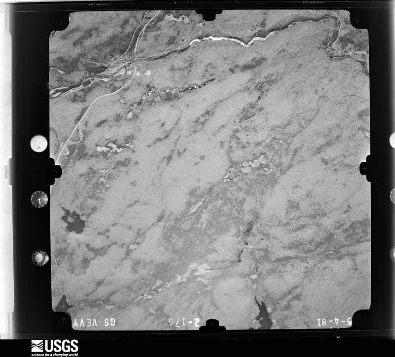 U.S. Geological Survey aerial photograph, 1982-05-01, scale 1:30000
