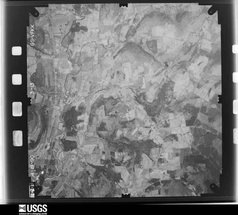 U.S. Geological Survey aerial photograph, 1990-04-01, scale 1:28000