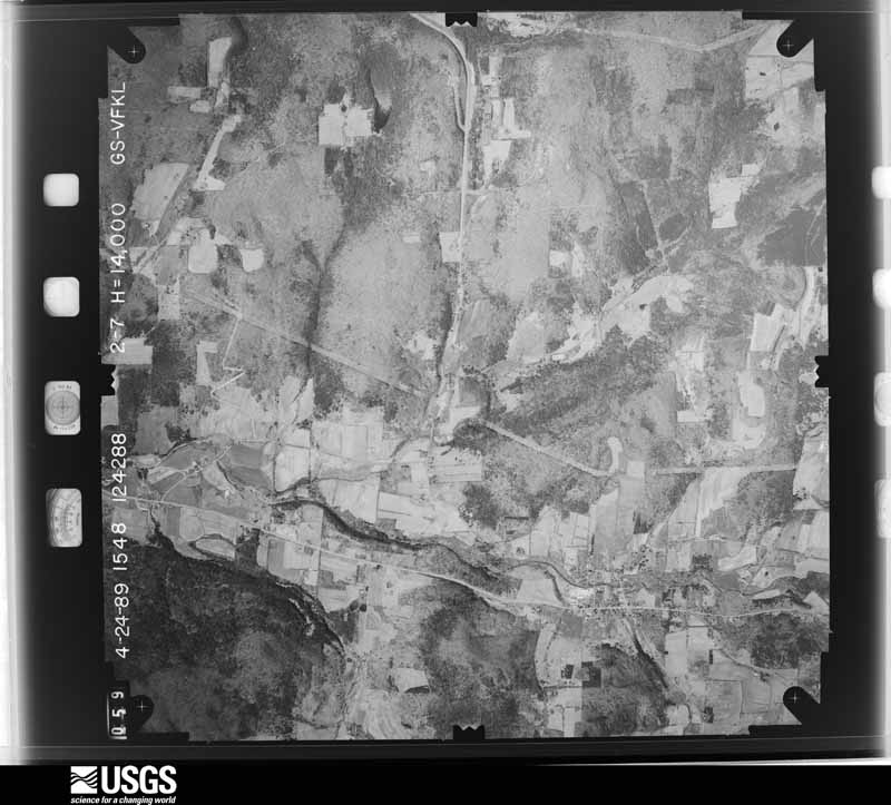 U.S. Geological Survey aerial photograph, 1989-04-01, scale 1:28000