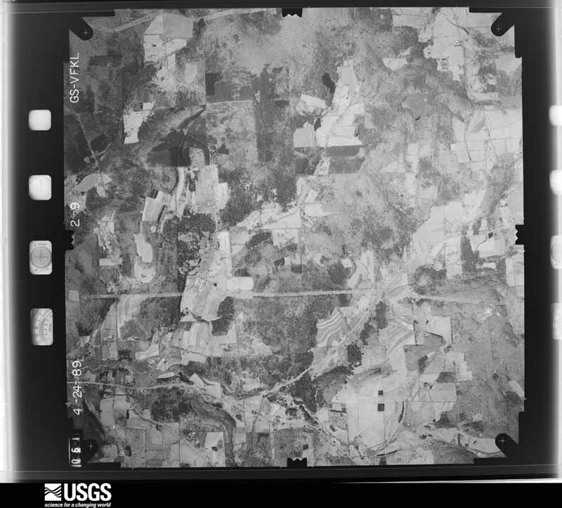 U.S. Geological Survey aerial photograph, 1989-04-01, scale 1:28000